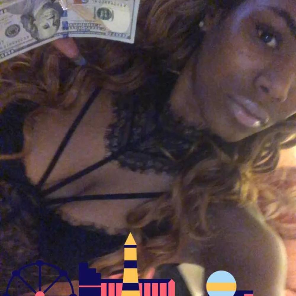 Meet your Posher, Denisha